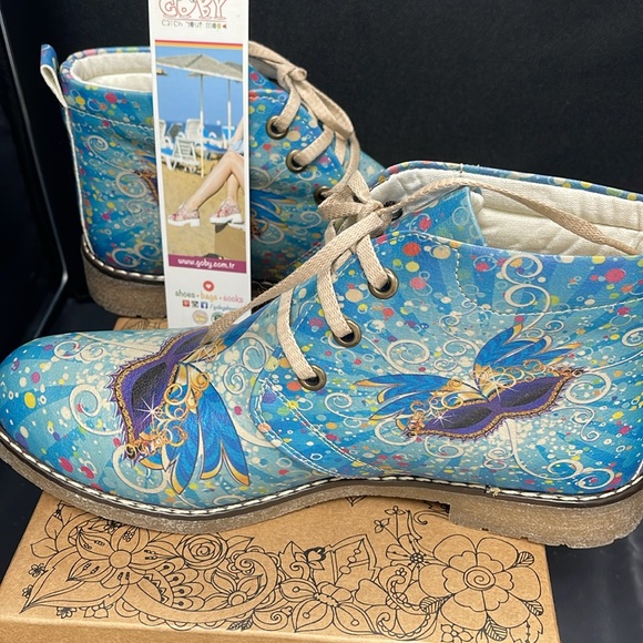 BNIB GOBY Butterly design Ankle boots sizes - Picture 2 of 9